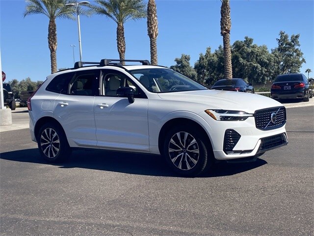 2025 Volvo XC60 B5 Core photo 4