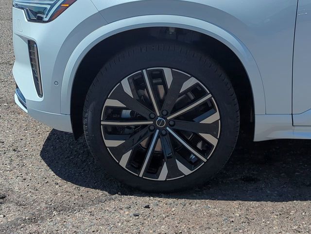 2025 Volvo XC90 Plus - Photo 11