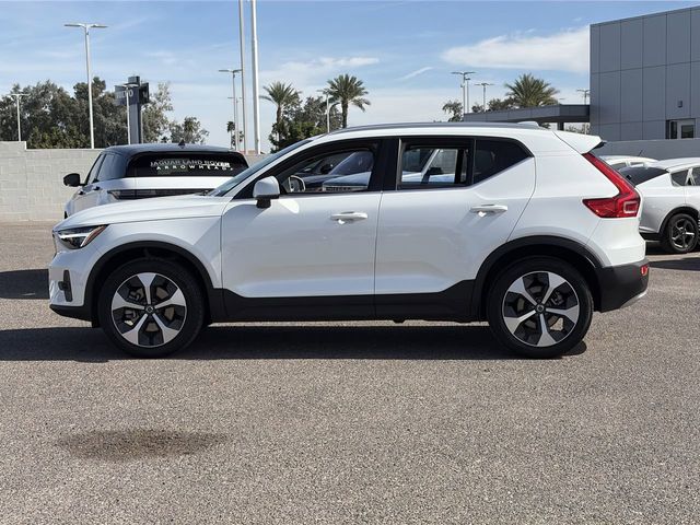2025 Volvo XC40 Plus - Photo 10