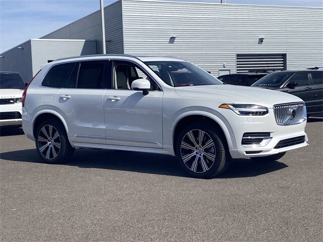 2025 Volvo XC90 T8 photo 4