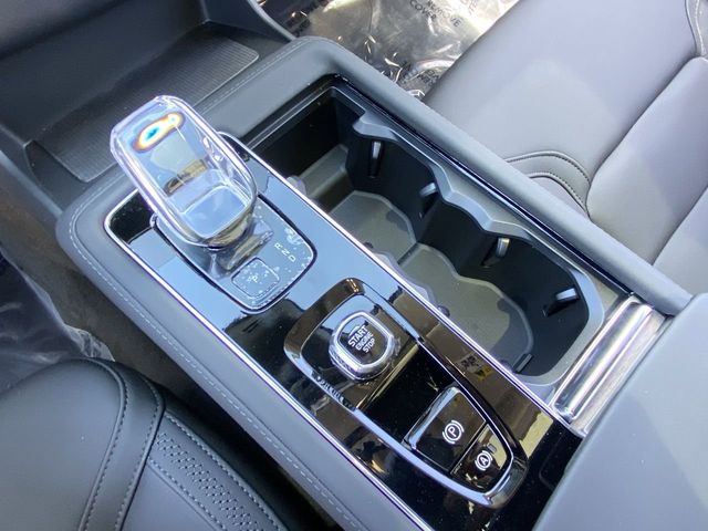 2025 Volvo XC90 Plus - Photo 23