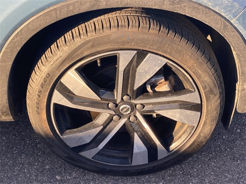 Used 2023 Volvo XC40 B5 AWD Plus Bright SUV