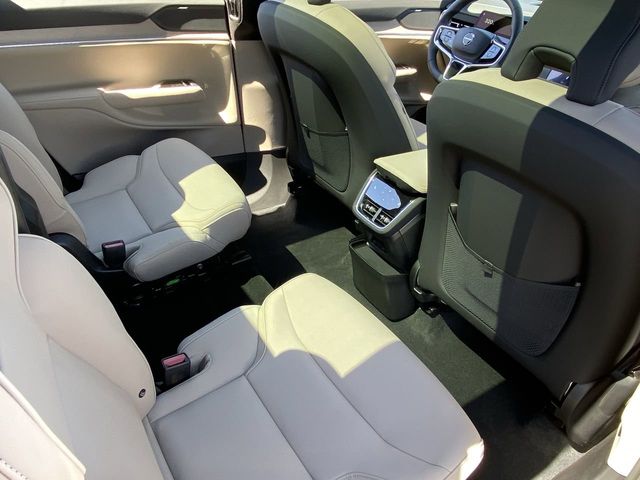 2025 Volvo EX90 Plus - Photo 15