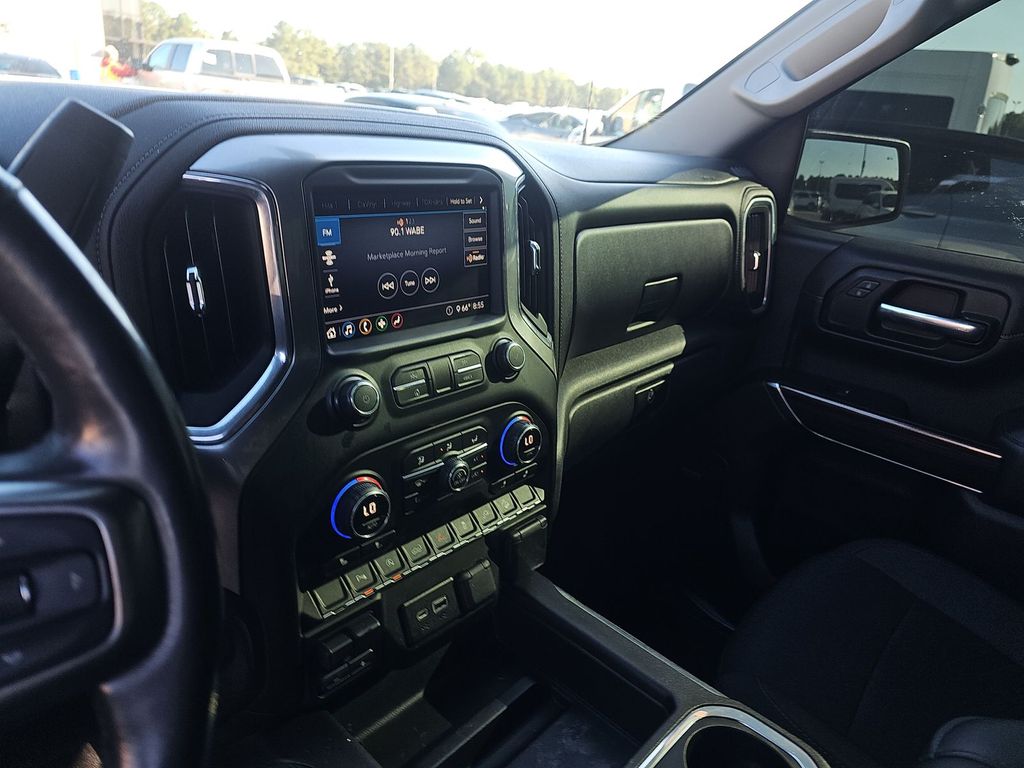 2020 Chevrolet Silverado 1500 RST photo 4