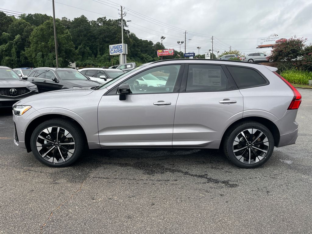 2026 Volvo XC60 B5 Plus photo 2