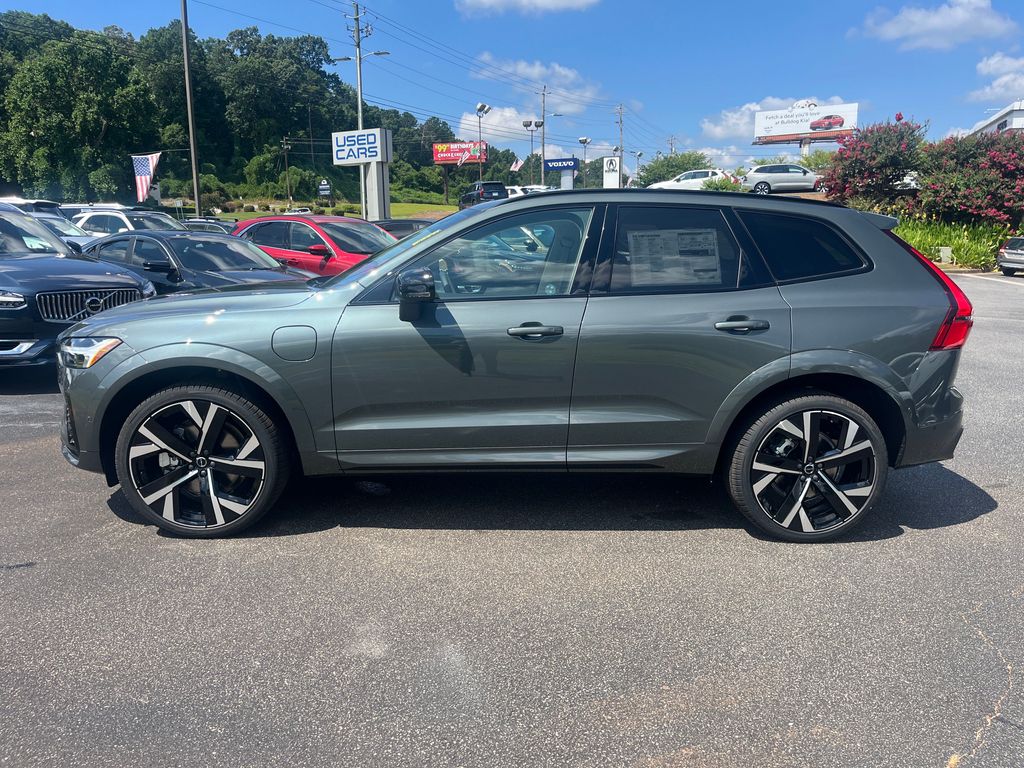 2026 Volvo XC60 Hybrid T8 photo 2
