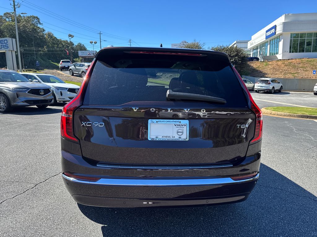 2025 Volvo XC90 T8 Core photo 4