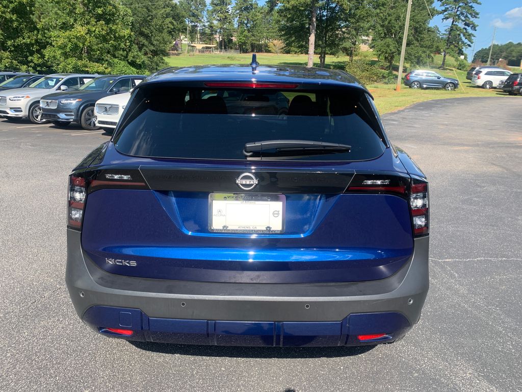 2025 Nissan Kicks SV photo 3