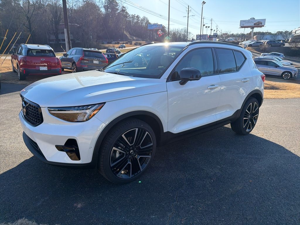 New 2026 Volvo XC40 B4 Plus SUV