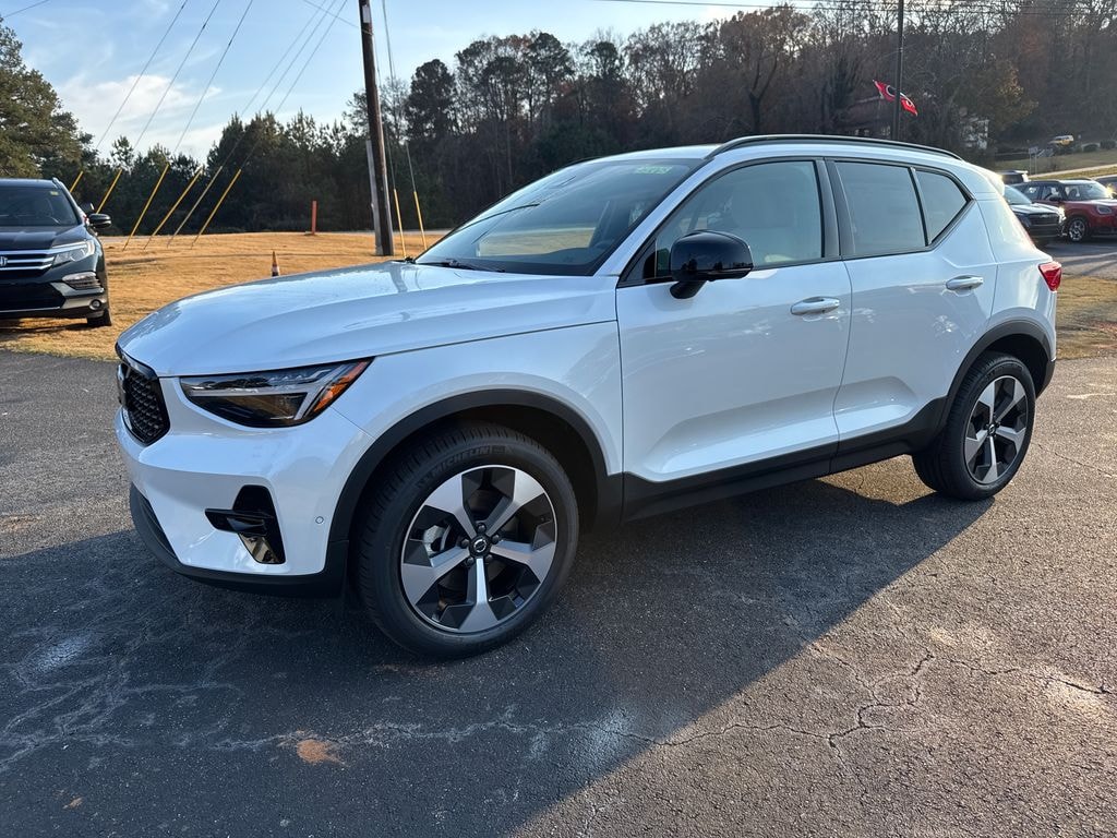 New 2026 Volvo XC40 B5 Plus SUV