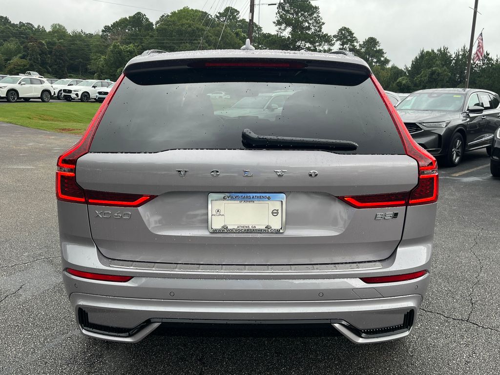 2026 Volvo XC60 B5 Plus photo 4