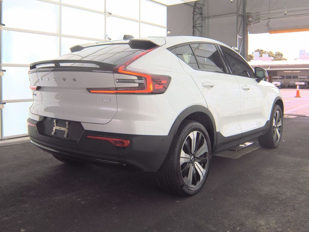 2023 Volvo C40 Recharge Plus photo 3