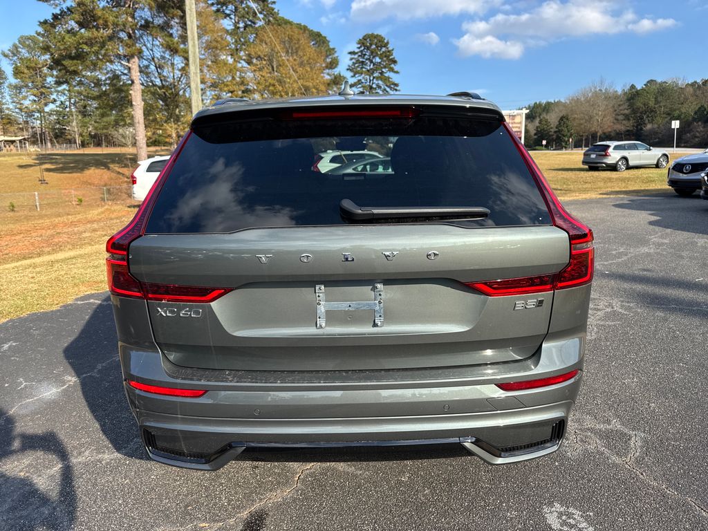2026 Volvo XC60 B5 Core photo 3