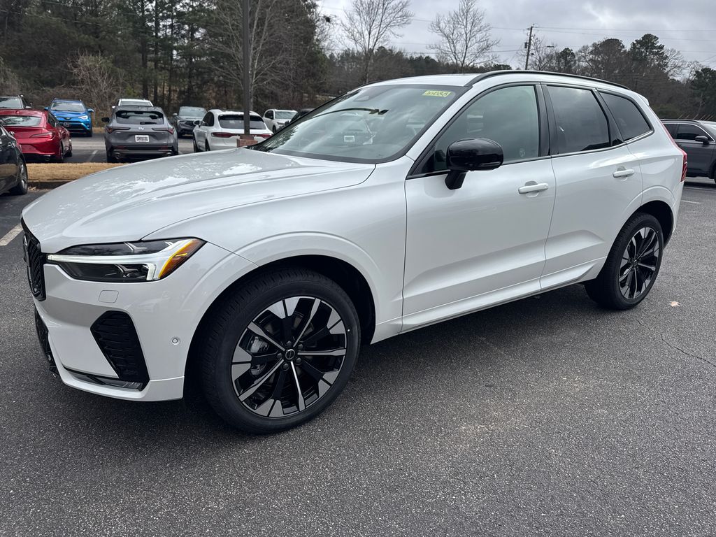 2026 Volvo XC60 Plus's photo