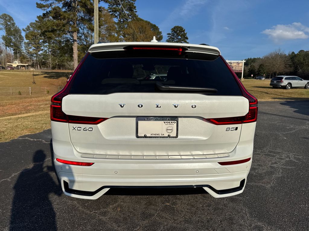 2026 Volvo XC60 B5 Plus photo 4