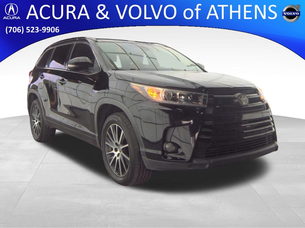 2017 Toyota Highlander SE