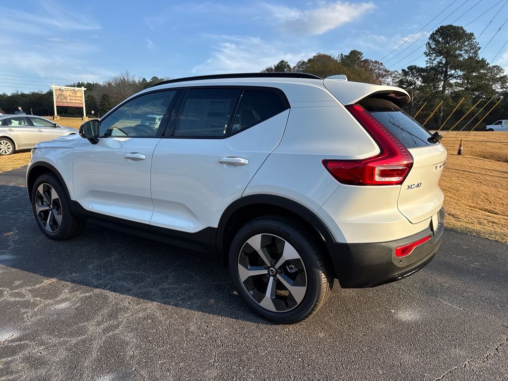 New 2026 Volvo XC40 B5 Plus SUV