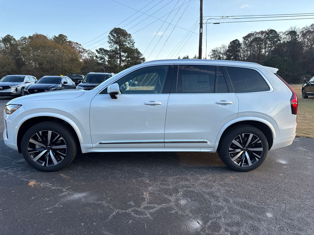 2026 Volvo XC90 Core photo 2