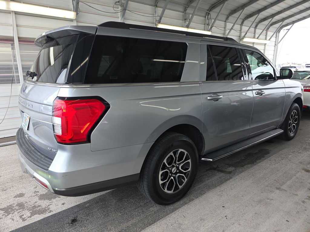 2023 Ford Expedition MAX XLT photo 2