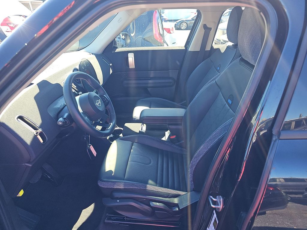 2025 Mini Cooper S ALL4 photo 3