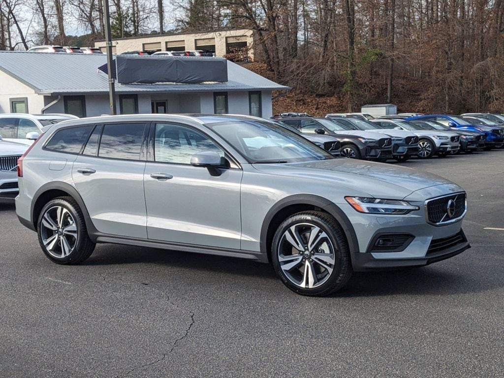 New 2024 Volvo V60 Cross Country Wagon B5 Plus Vapour Gray For Sale