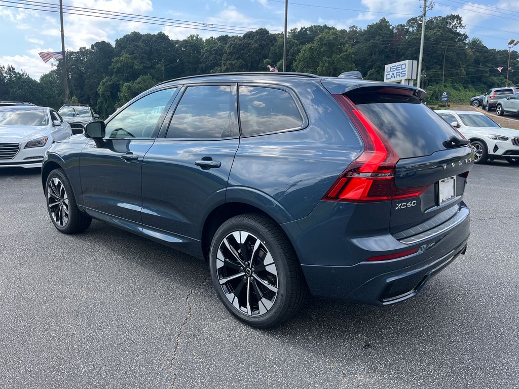 2026 Volvo XC60 B5 Plus photo 2