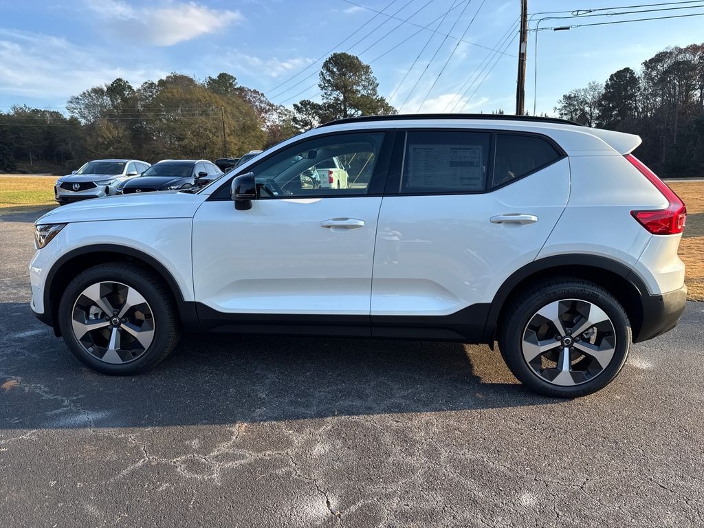 New 2026 Volvo XC40 B5 Plus SUV