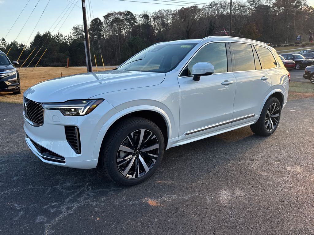 2026 Volvo XC90 Core's photo