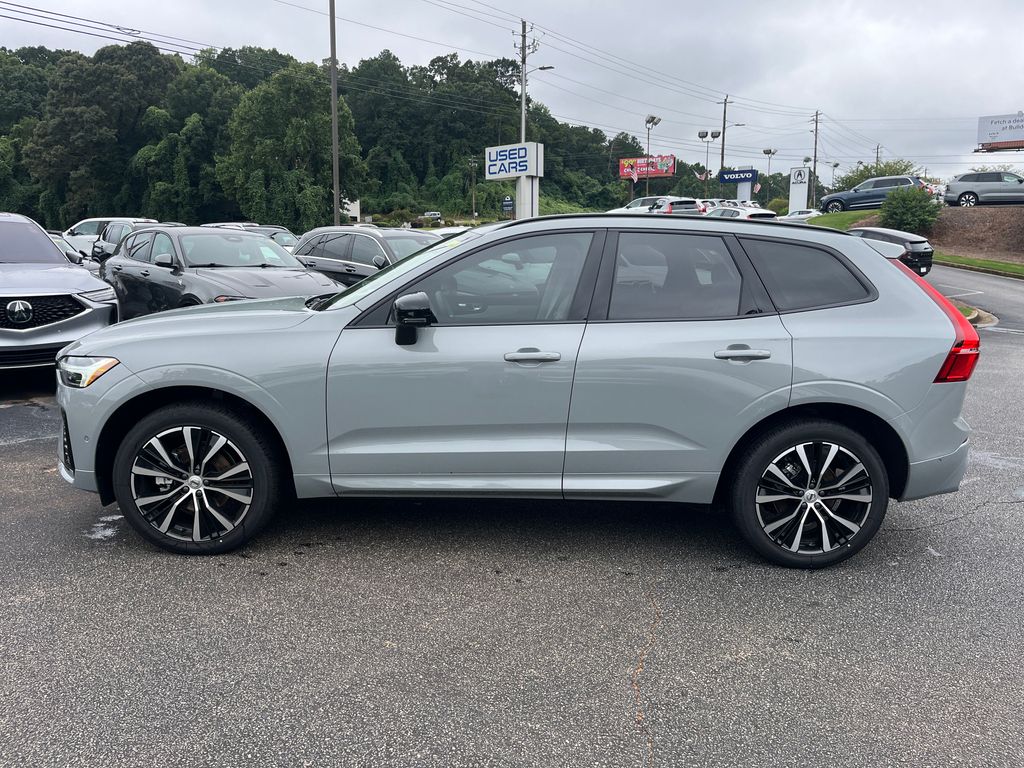 2025 Volvo XC60 B5 Plus photo 2