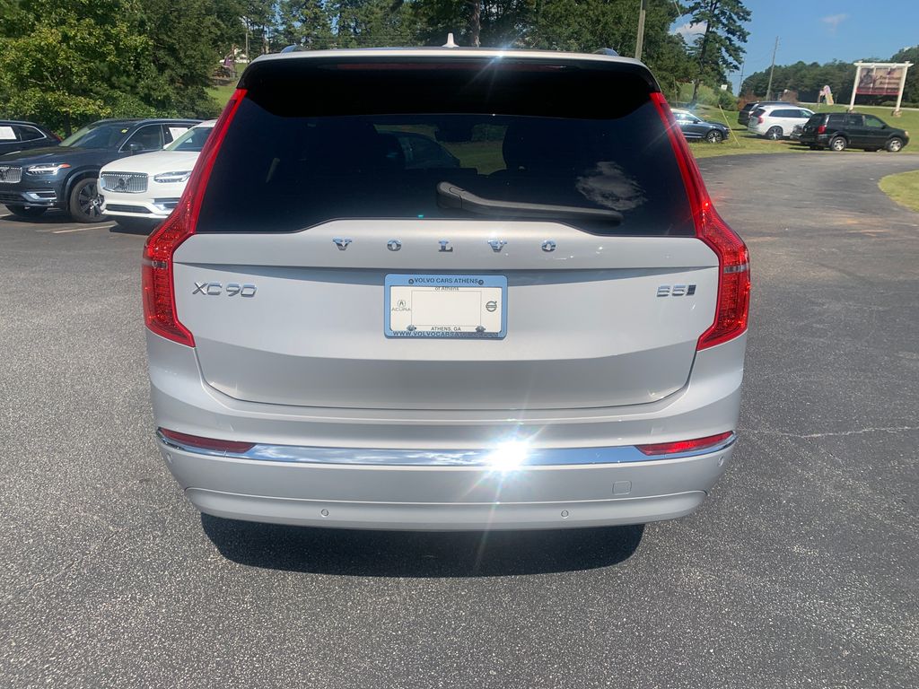 2024 Volvo XC90 B5 Core photo 4