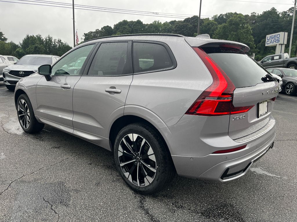 2026 Volvo XC60 B5 Plus photo 3