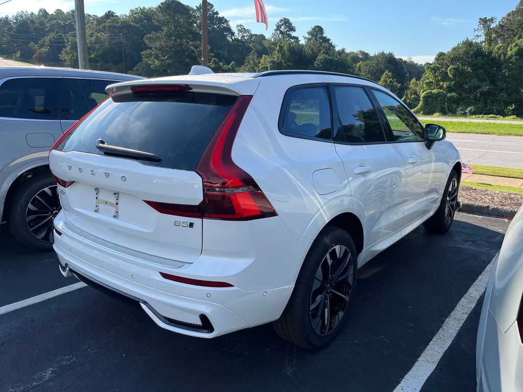 2026 Volvo XC60 B5 Plus photo 3