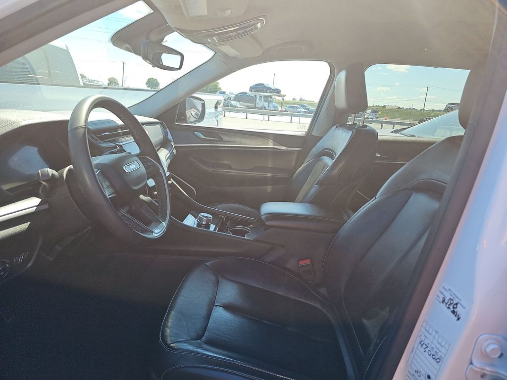 2023 Jeep Grand Cherokee Limited photo 3