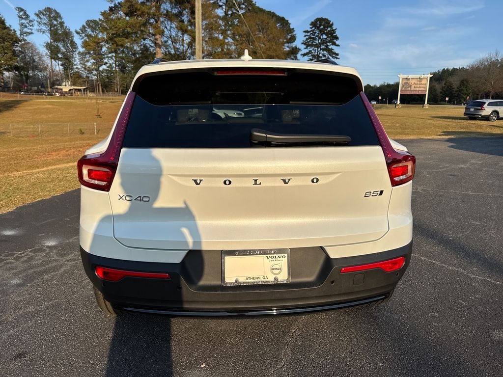 New 2026 Volvo XC40 B5 Plus SUV