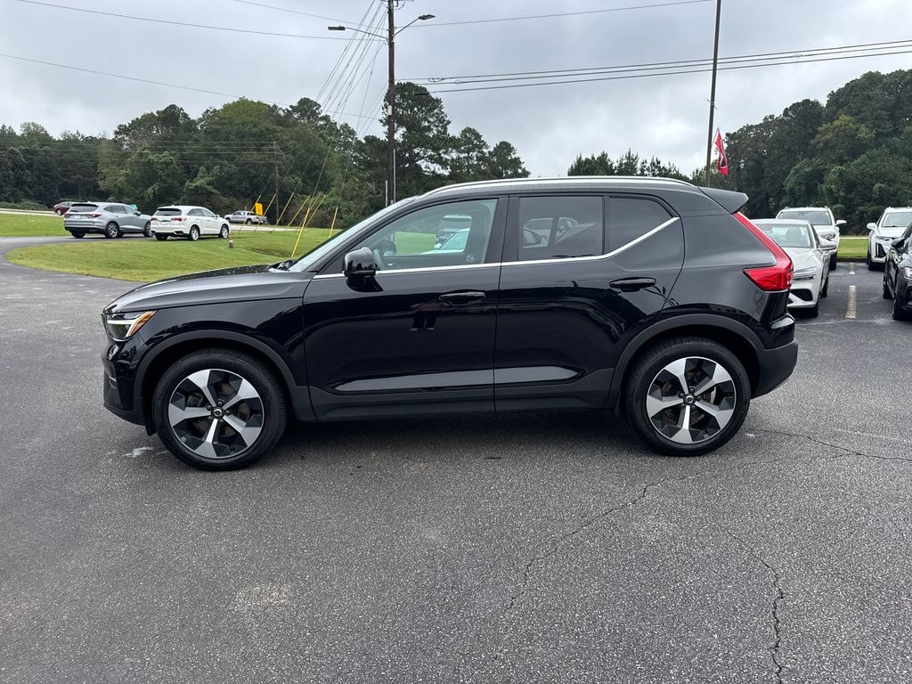 Certified 2025 Volvo XC40 B5 Core SUV