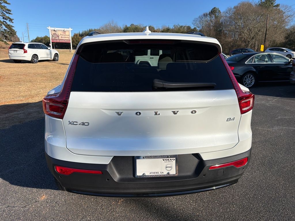 New 2026 Volvo XC40 B4 Plus SUV