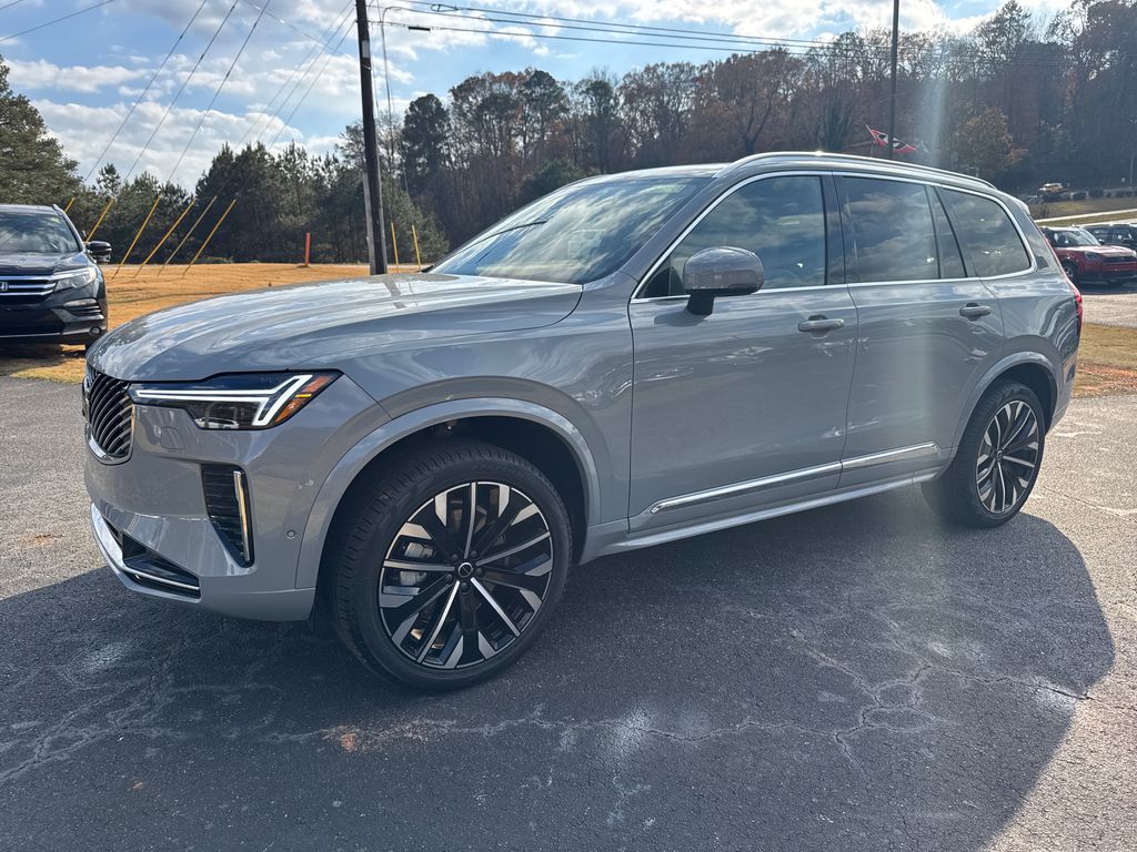 2026 Volvo XC90 Plus's photo