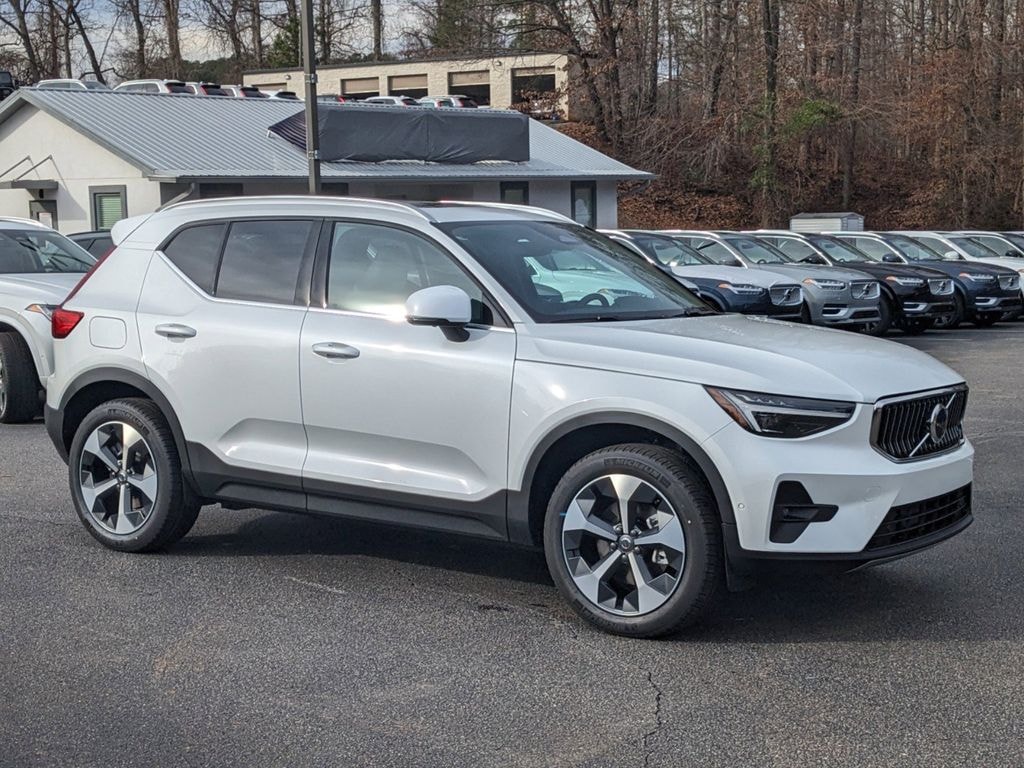 New 2024 Volvo XC40 SUV B5 Plus Bright Crystal White For Sale/Lease in