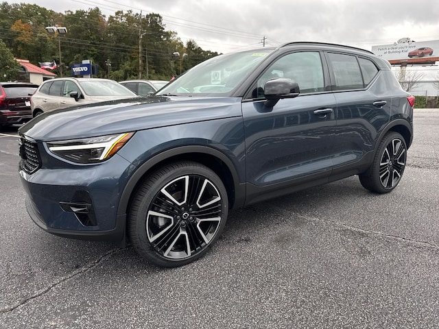 2026 Volvo XC40 B5 Ultra Black Edition SUV YV4L12UD0T2704210