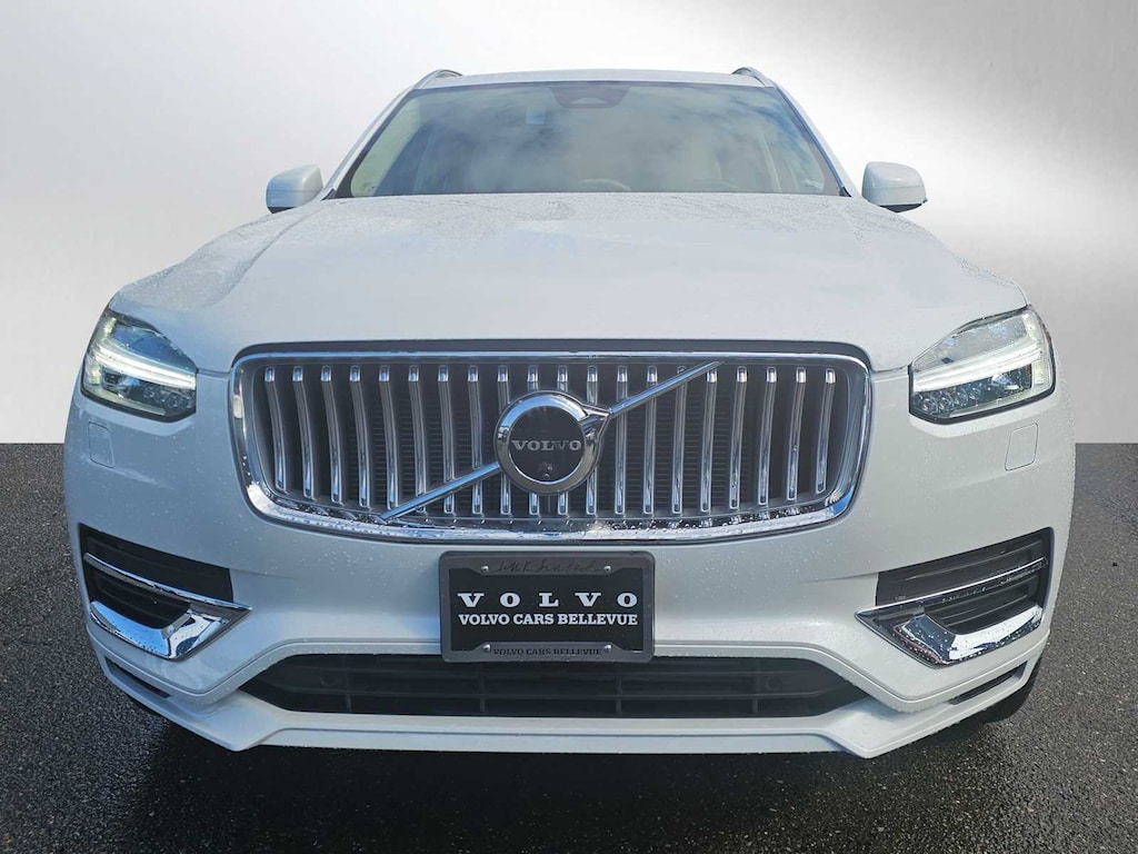 New 2025 Volvo XC90 plug-in hybrid T8 Plus 7-Seater SUV