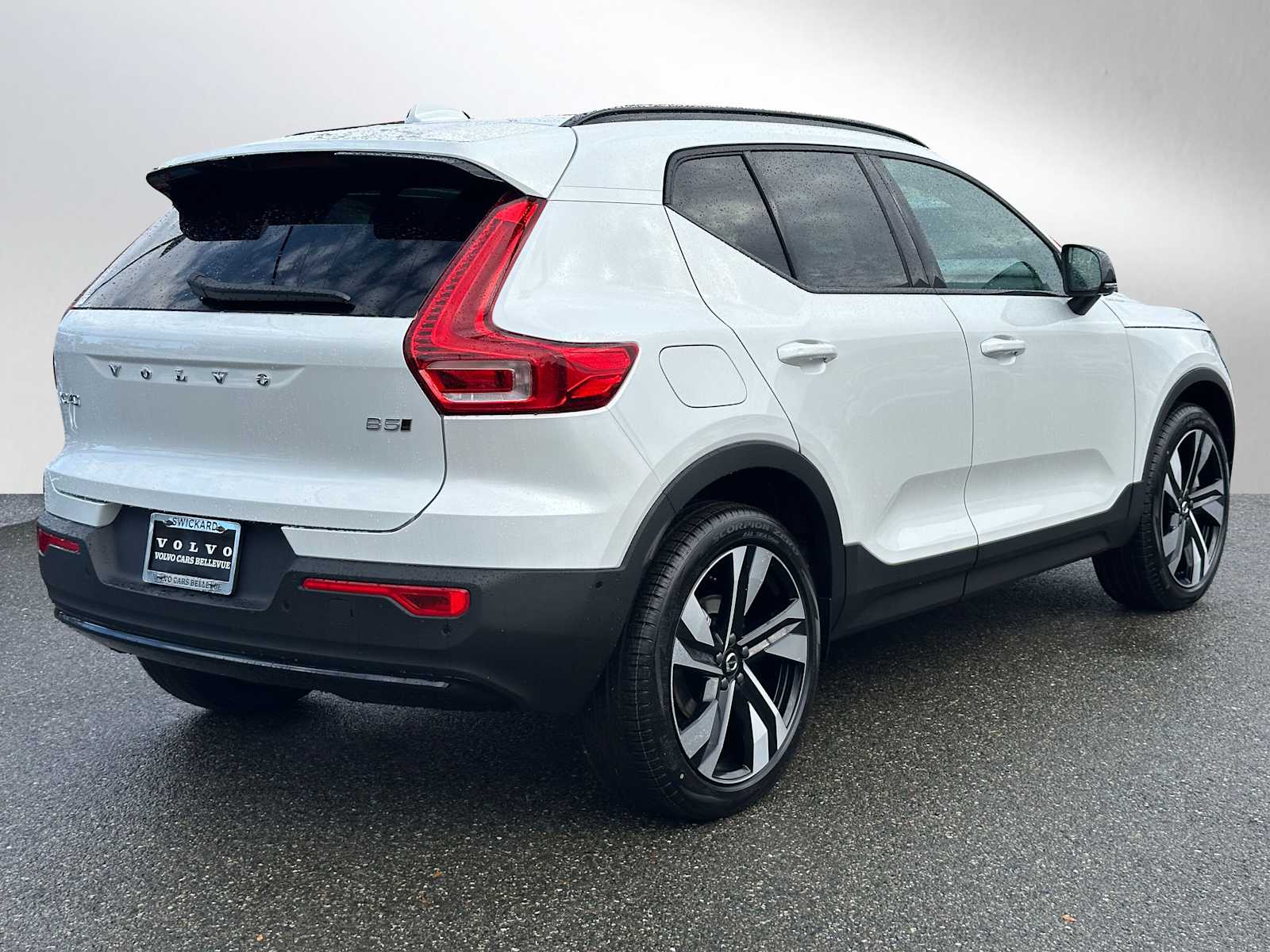 2026 Volvo XC40 photo 3