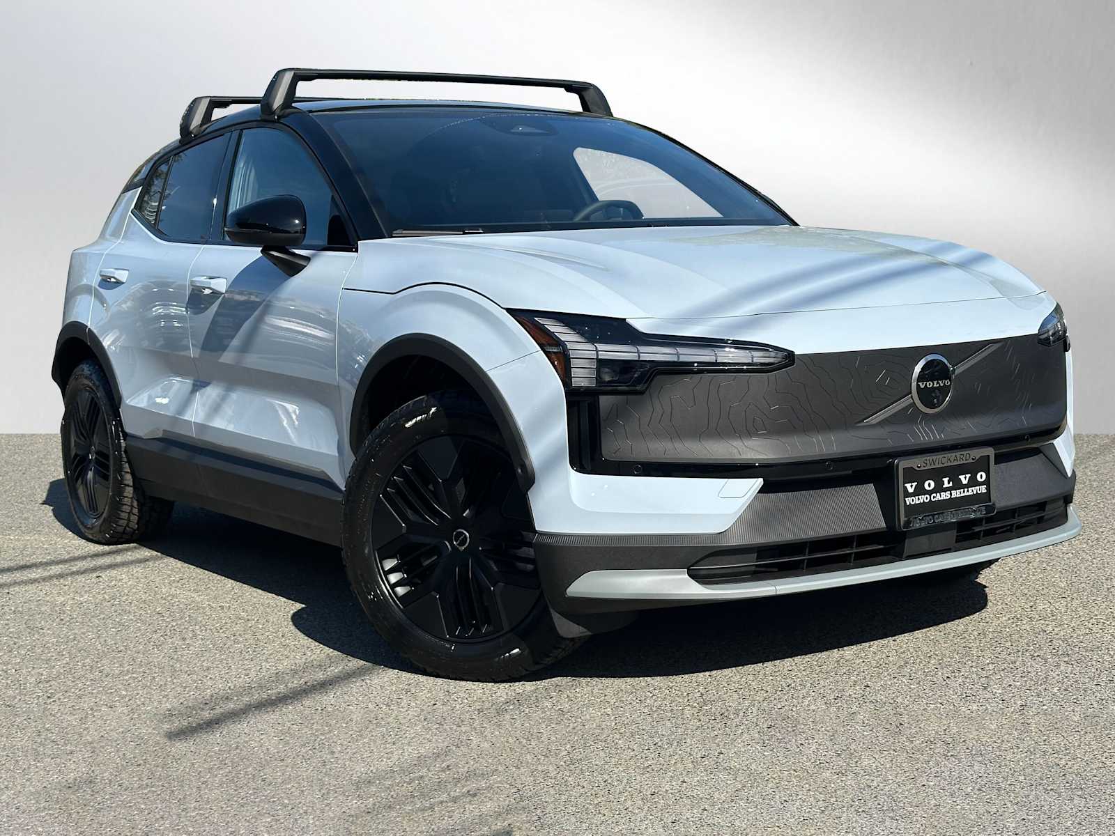 2026 Volvo EX30 Twin Motor Cross Country Ultra's photo