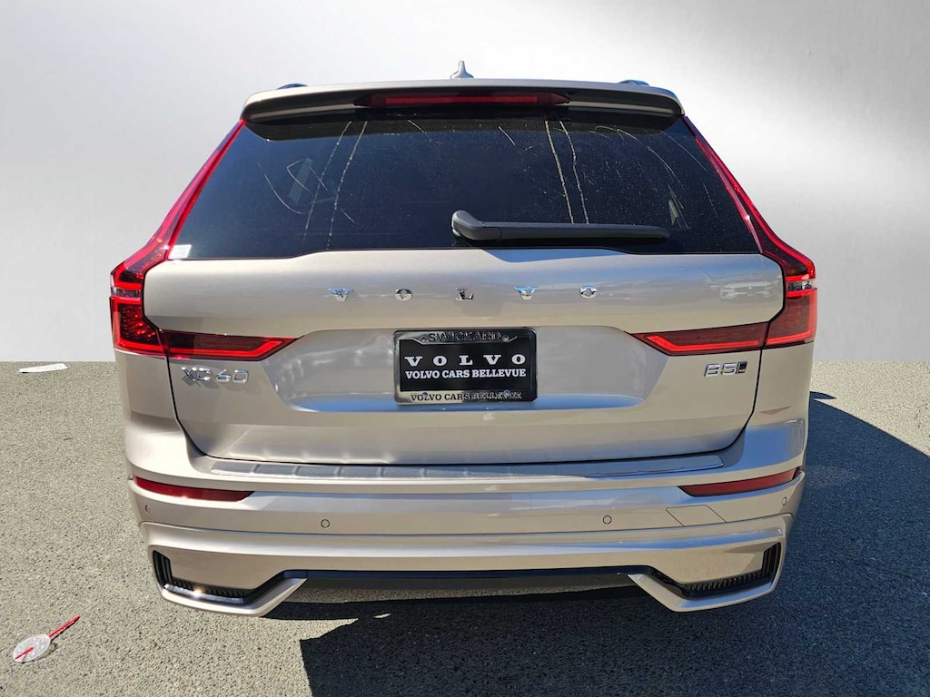 New 2026 Volvo XC60 B5 Core SUV