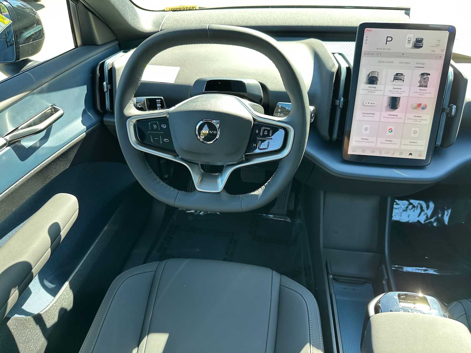 2025 Volvo EX30 Plus - Photo 17