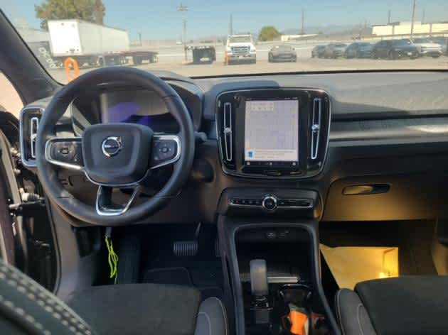 2023 Volvo C40 Recharge Ultimate photo 2