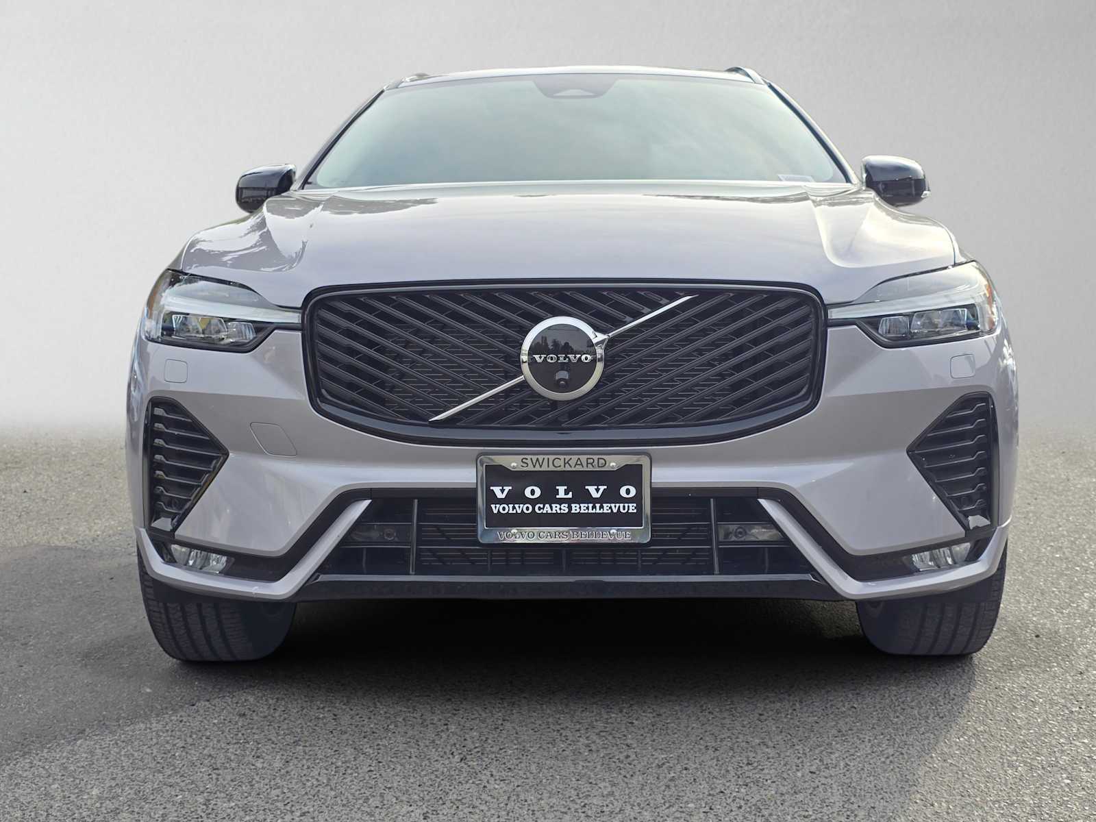 2026 Volvo XC60 Plus - Photo 8