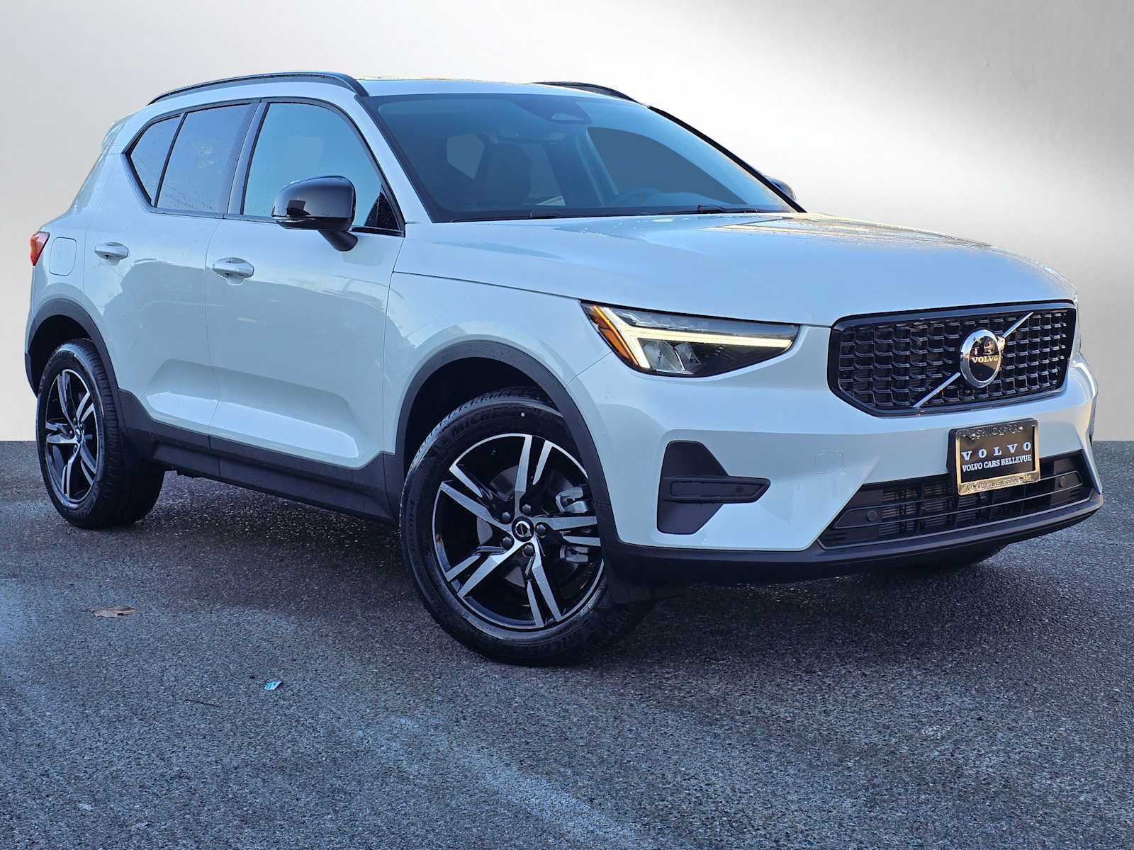 2026 Volvo XC40 Core
