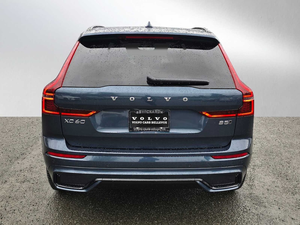 New 2026 Volvo XC60 B5 Core SUV