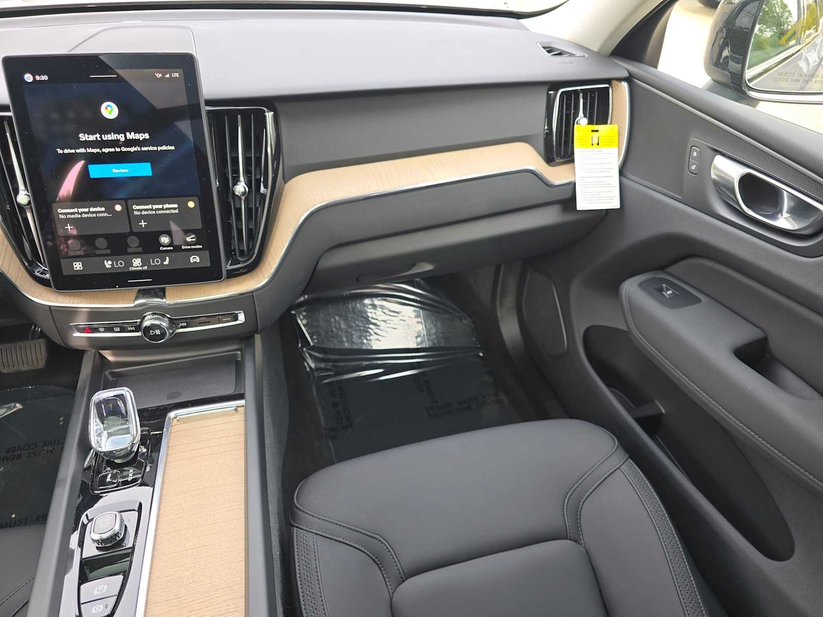 2026 Volvo XC60 Plus - Photo 18