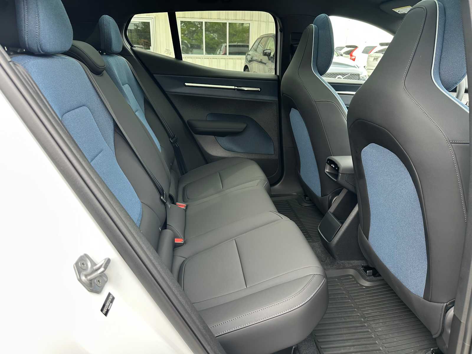 2025 Volvo EX30 Plus - Photo 12
